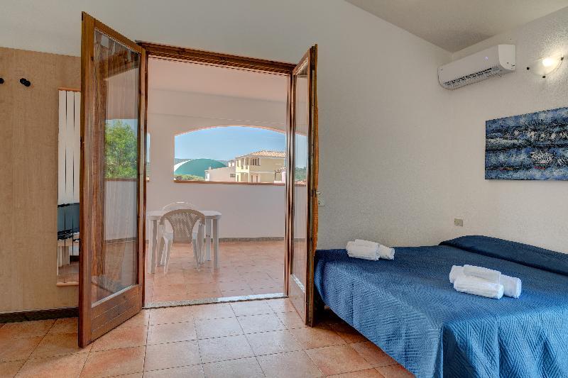 Residence Le Pavoncelle Santa Teresa Gallura Exterior photo